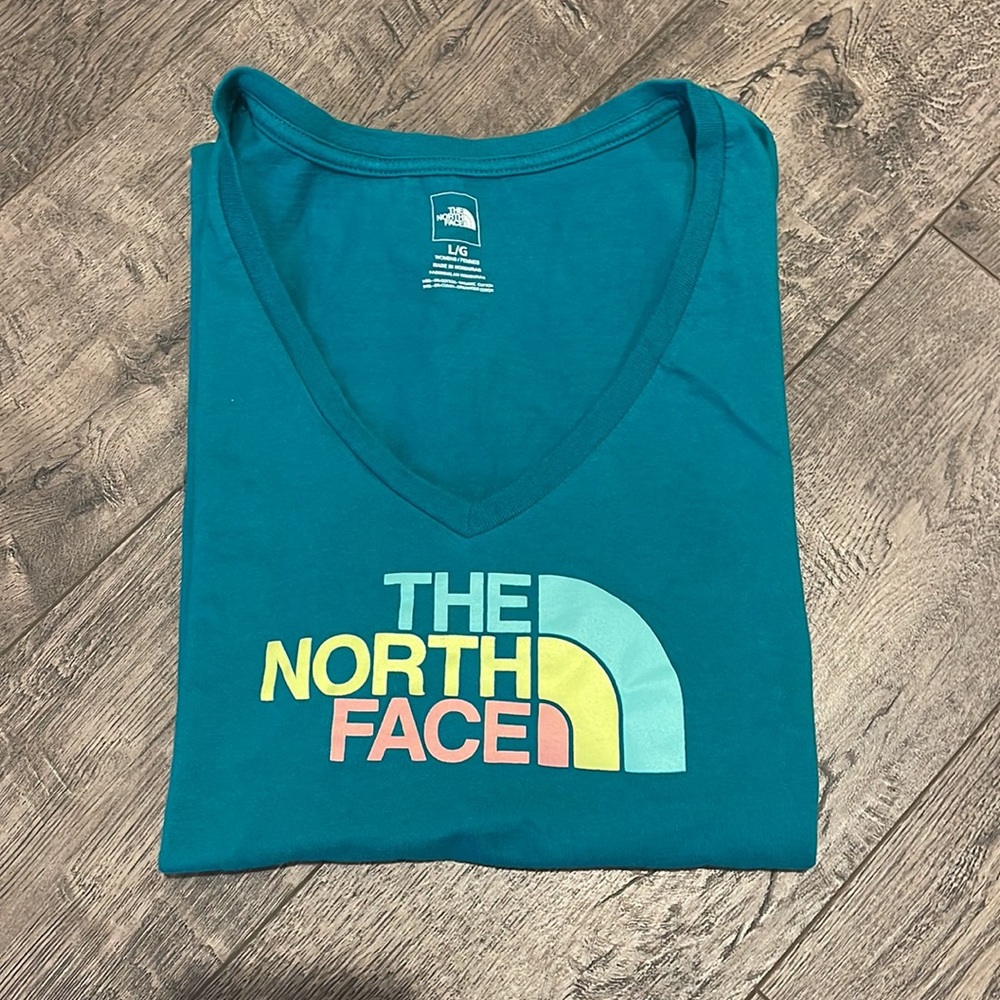The North Face -V Neck T- Shirt - Picture 1 of 4